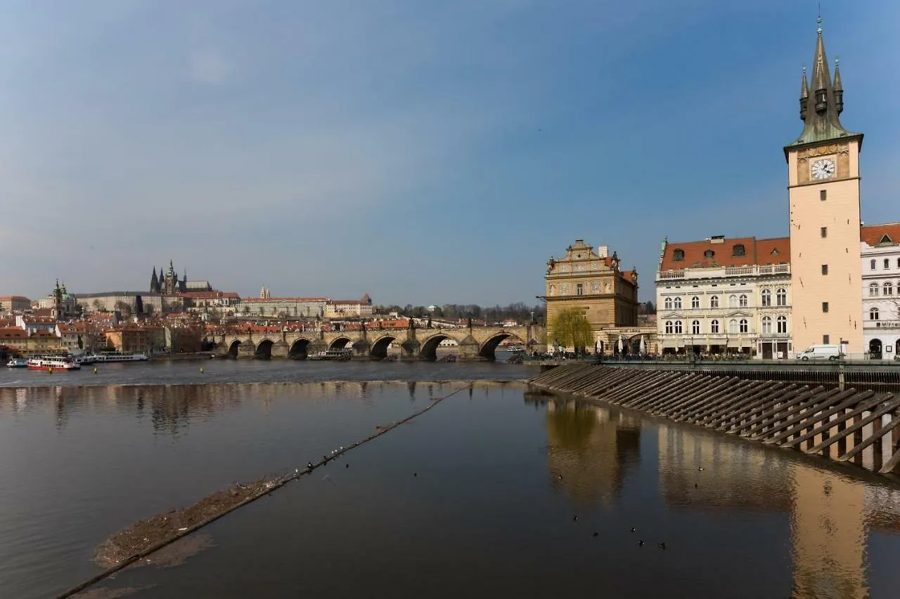 Charles Bridge Loft Appartement Praag